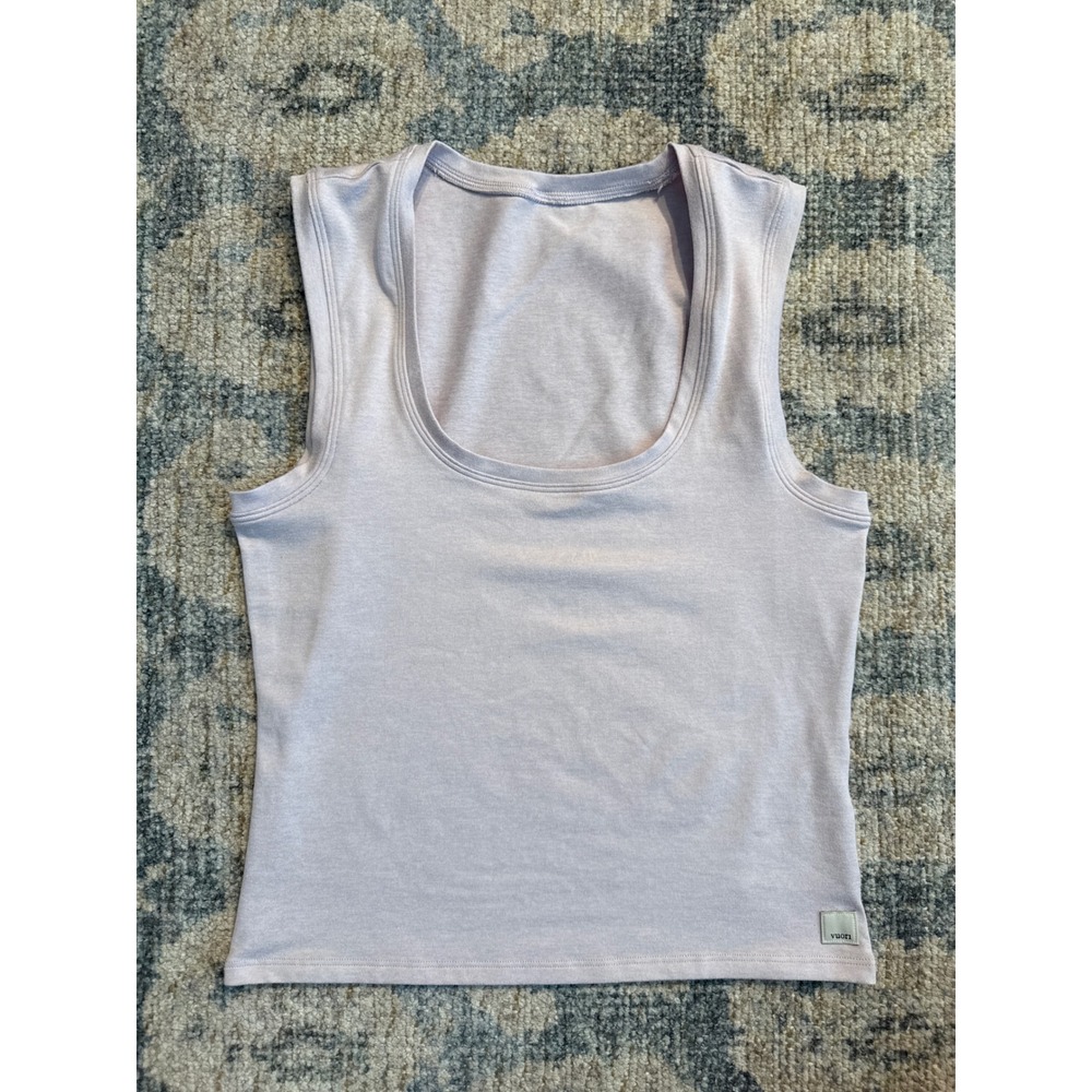 Vuori Halo Essential Scoop Tank Lilac Size Small Excellent Condition